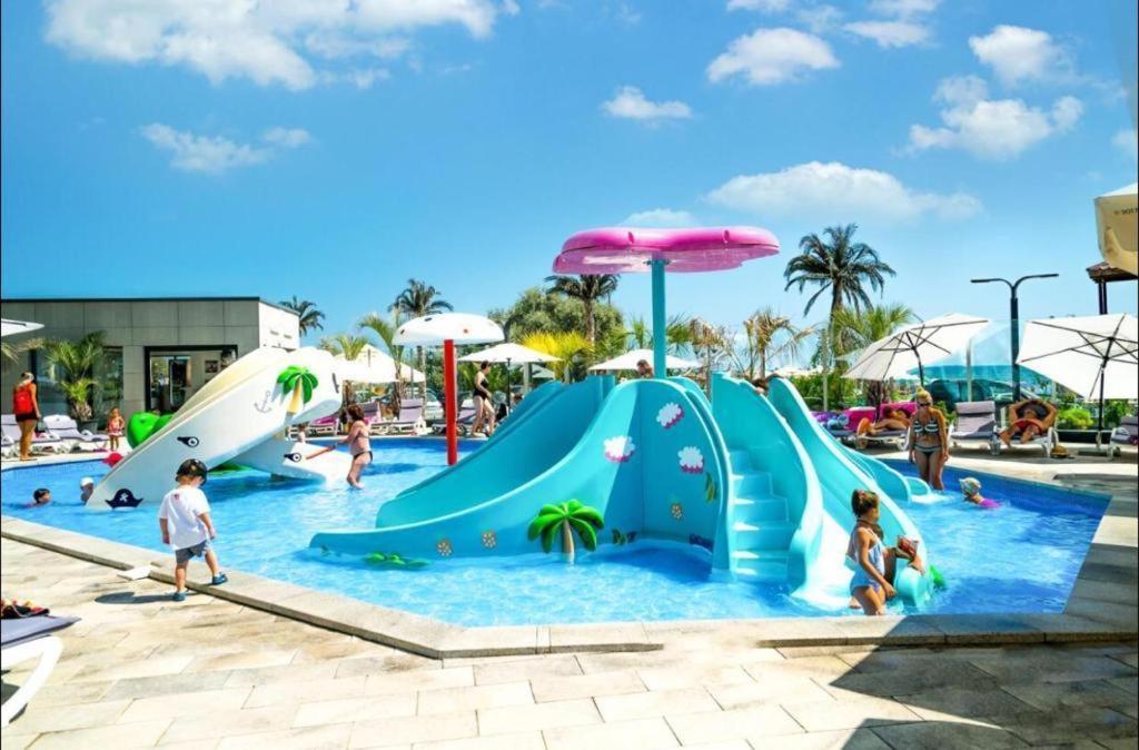 Alezzi Beach Resort Nautica Navodari Exterior photo